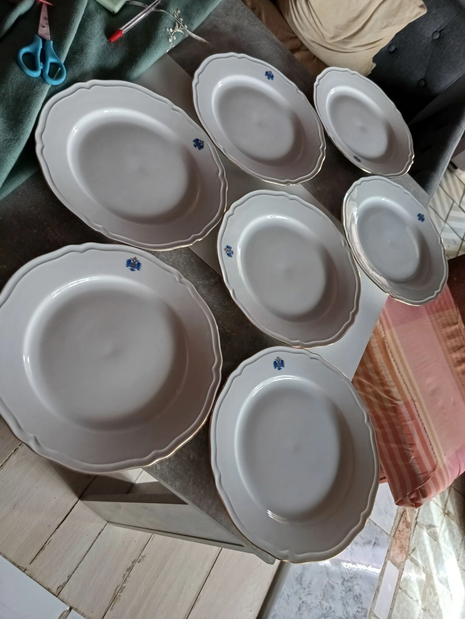 Lote 7 platos llanos porcelana fina Royal Kent 
